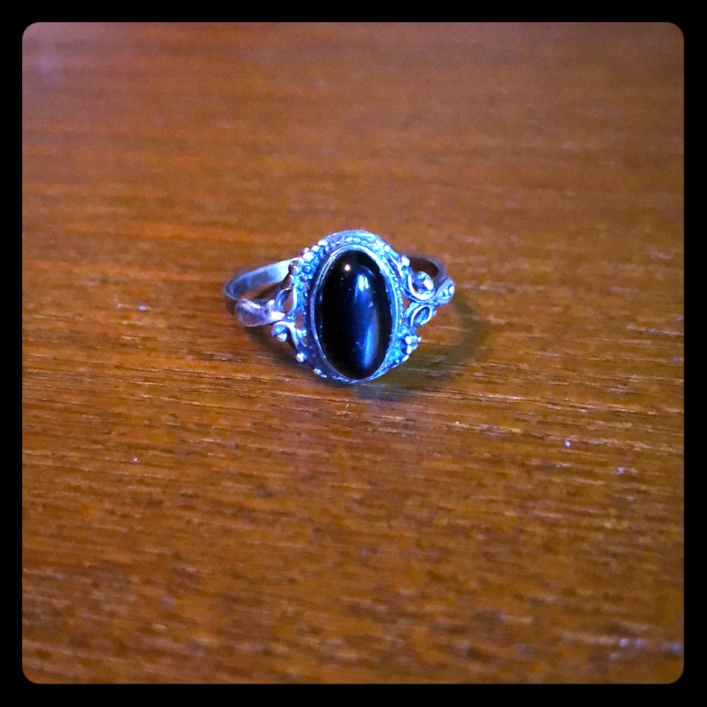 Antique look Silver Ring w/ Black Stone